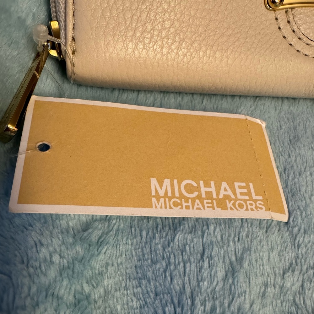 Michael Kors Continental Wallet Vanilla, new with tags - Picture 8 of 12
